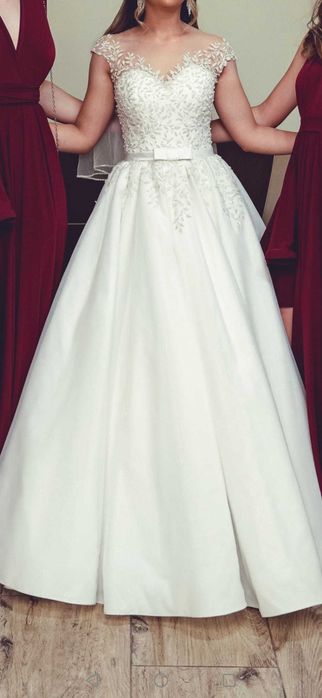 Vand rochie de mireasa