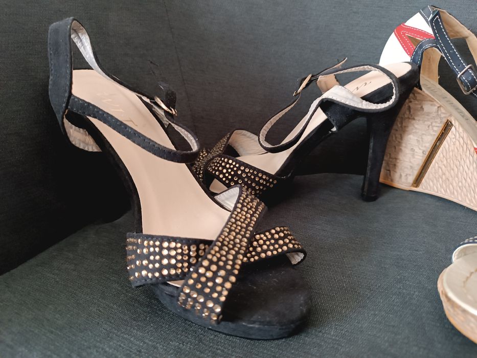 2 perechi sandale posibil amely