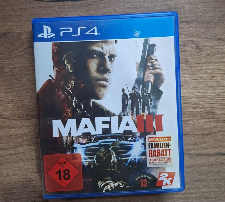 Playstation 4 БЕЗ ЗАРЯДНО, игри на диск и 1 джойстик
