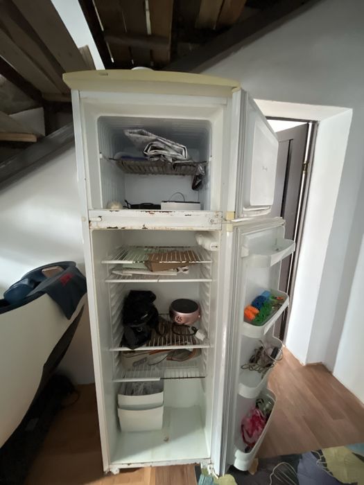 Холодильник в хорошем рабочем состоянии