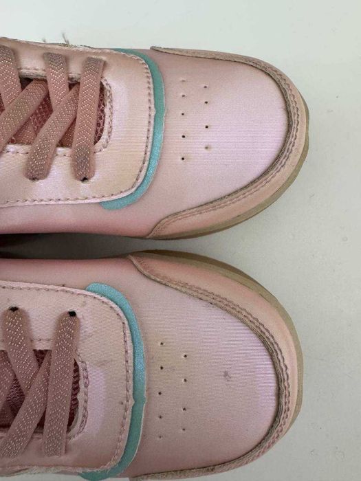 Роликовые кроссовки с подсветкой, размер 33