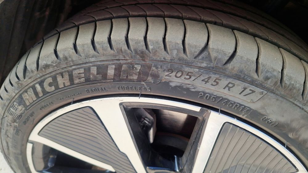 Пежо / Peugeot E 208 GT ЕЛЕКТРИЧЕСКИ с гаранция на батерията до 2029г