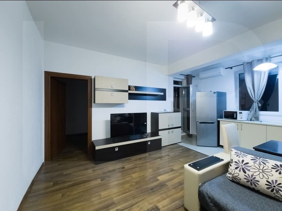 Închiriez apartament Militari Residence