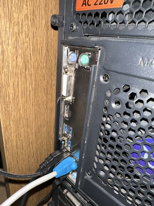 PC Gaming / Office | Ryzen 3 3200 G • GTX 1050 Ti • 8GB RAM • 2x SSD •