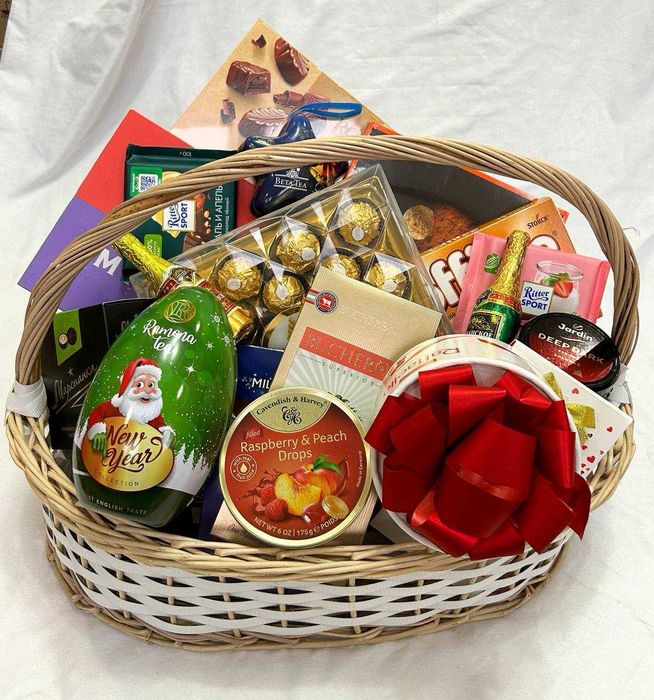 Подарки корпоративные новогодние корзины оптом