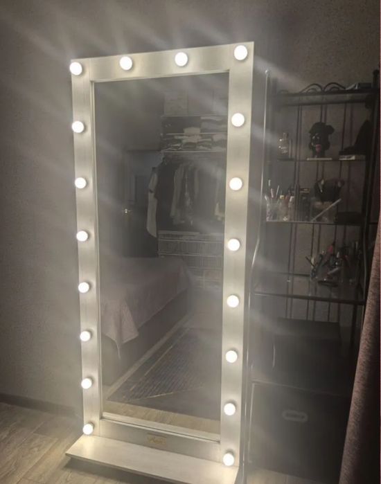 Зеркало напольное