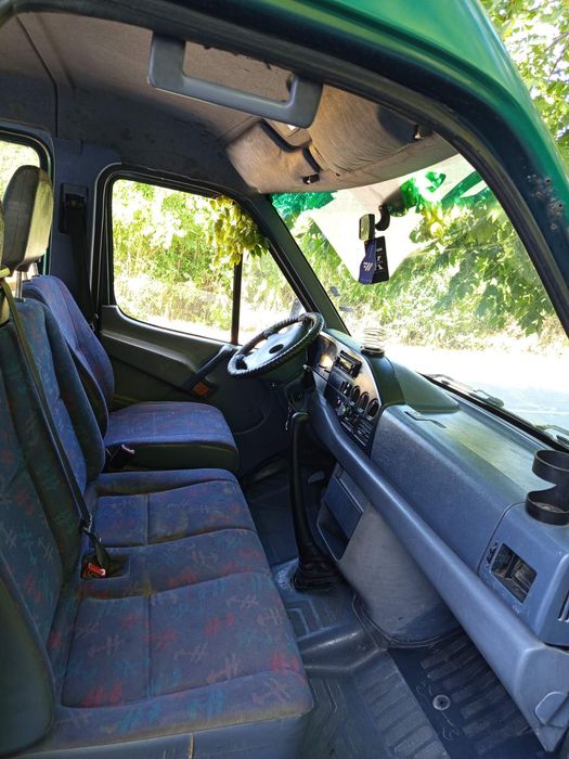 Продавам Мерцедес спринтер пътнически 2.9 веригата може и замяна