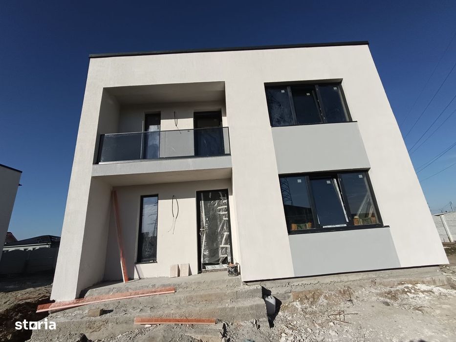 Vila P +E spate parc