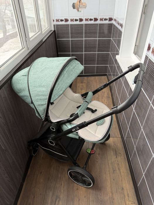 Коляска прогулочная