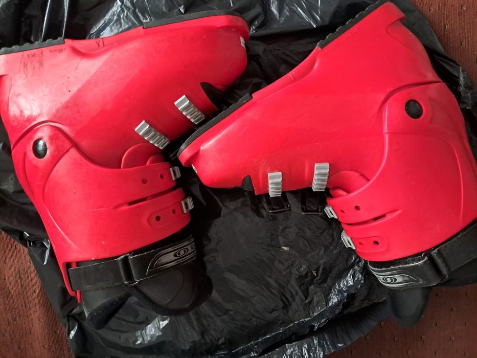 Clapari schiuri ski Salmon Performa. Performa..