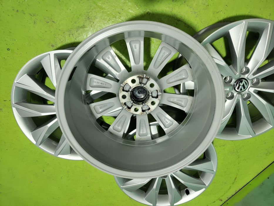 17 5x112 Vw T Rock Golf Touran Caddy Skoda Audi лети джанти 5х112