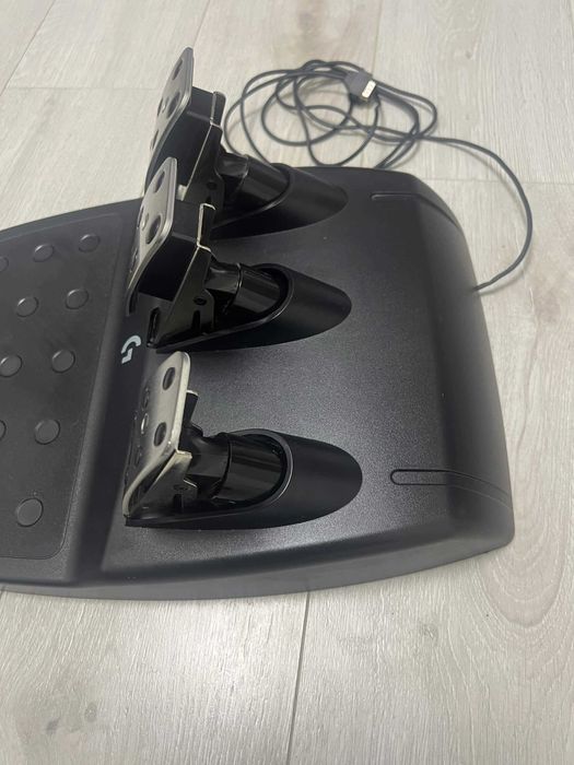 Volan Logitech G923 Trueforce pentru PS5, PS4 and PC