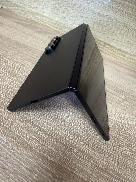 Samsung Galaxy Z Fold 7 5G •12/256GB / на 10 дена