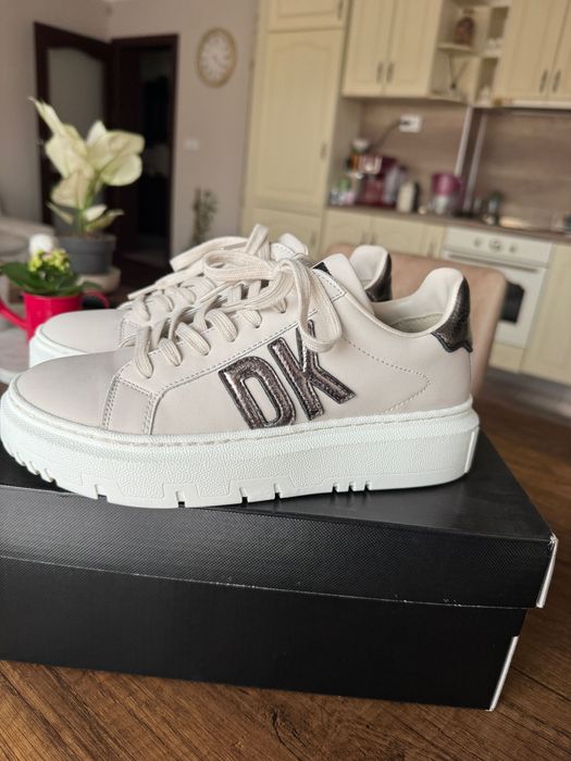Дамски кецове DKNY