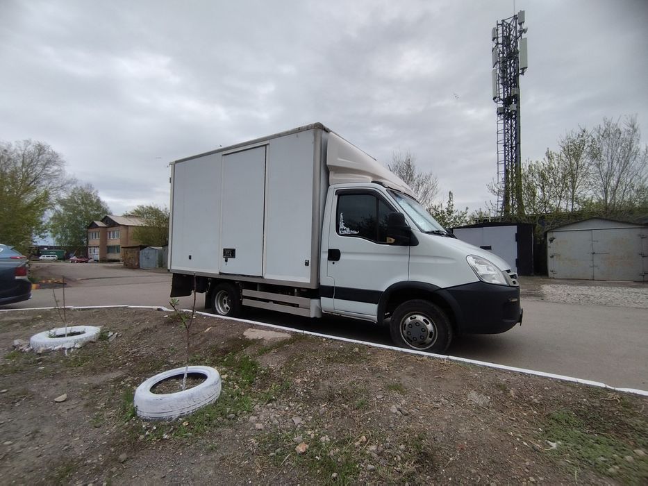 Промтоварный фургон будка