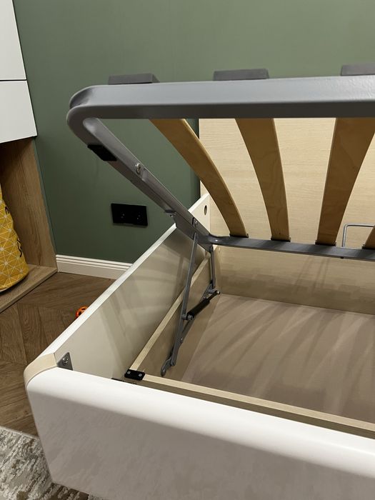 Кровать для ребенка/подростка