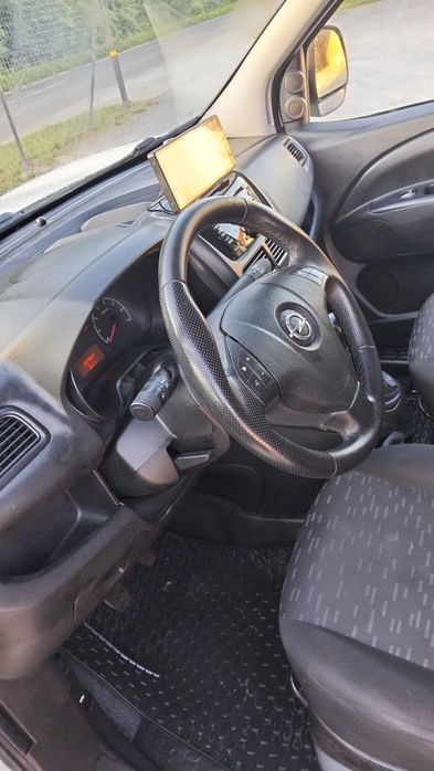 Vând autoutilitară Opel Combo Van