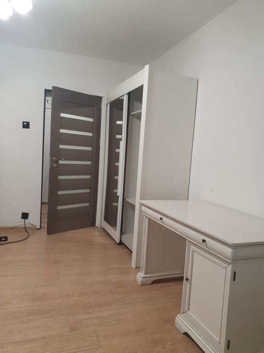 Vand garsoniera metrou Titan