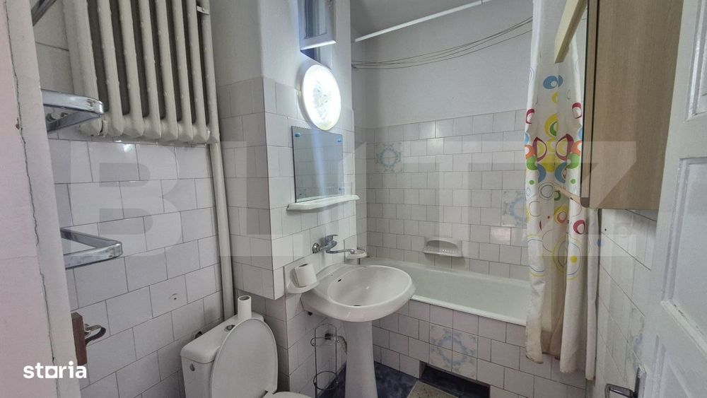 Casa de vanzare, 410 mp, teren 885 mp, zona Semicentrala