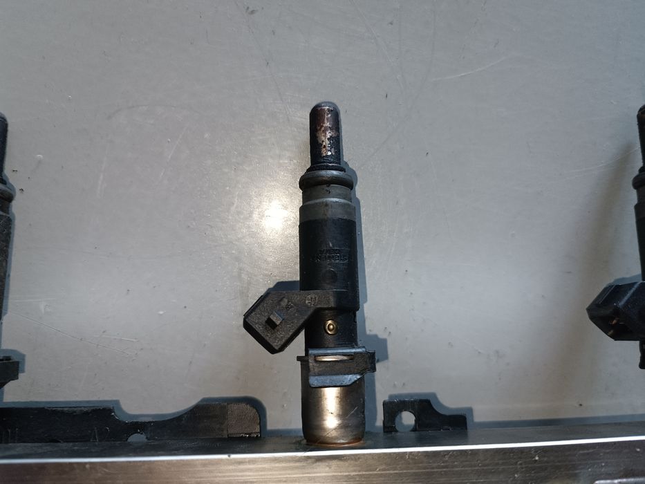 Комплект бензинови дюзи за BMW E46 Compact, 2001g.