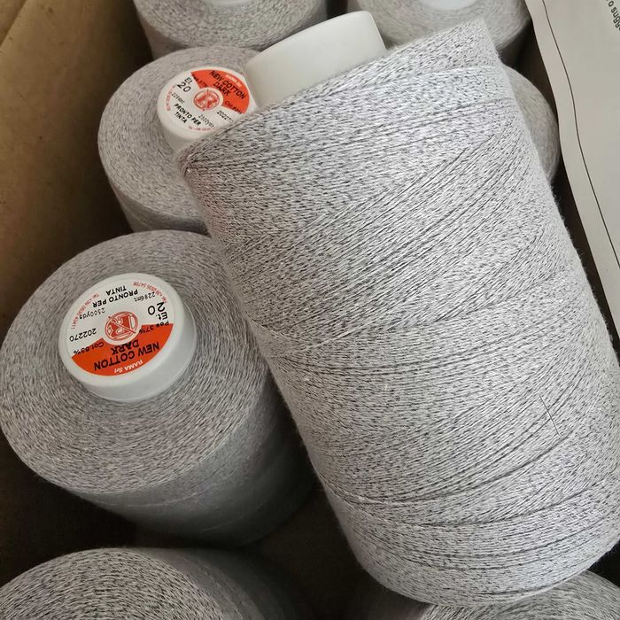 Ata de cusut 2300 mt/ con , grosime 20 , Made in Italy