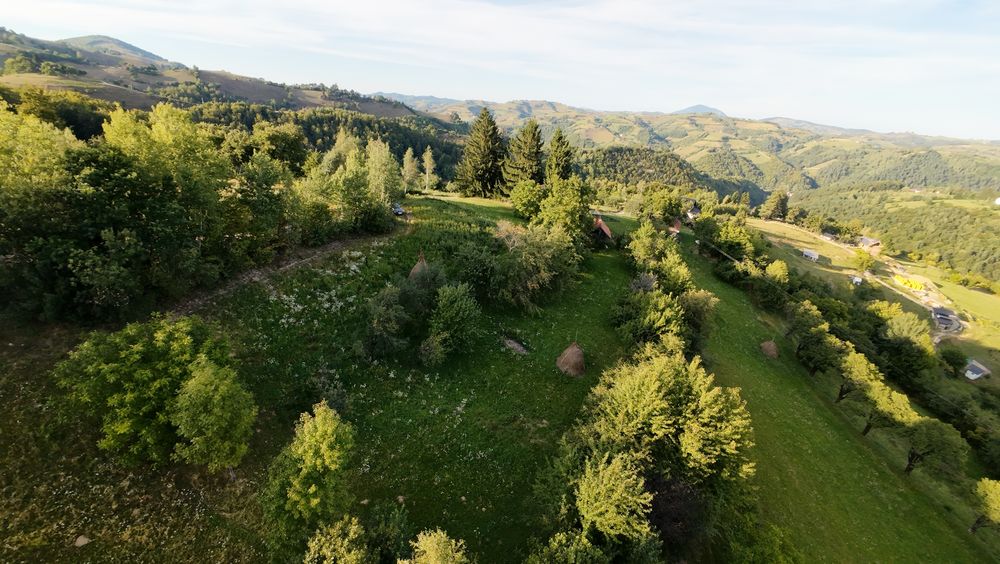 Teren cu intravilan de 3477 mp cu priveliste deosebita