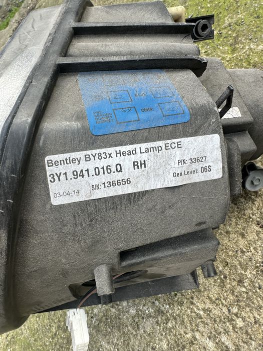 Bentley Mulsanne 2011 Десен фар за Части ОЕ