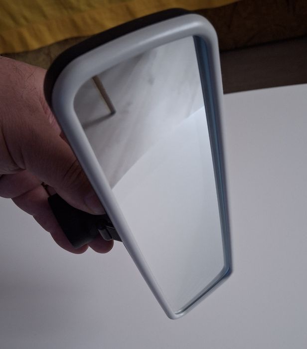 Oglindă retrovizoare