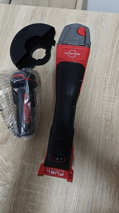 Flex  milwaukee m18 de 125  cu variator de turatie și cu rapid stop