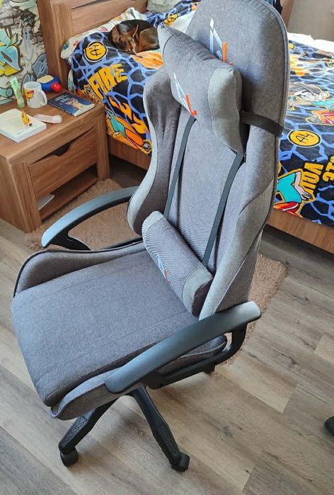 Ергономичен геймърски офис стол с лумбална и шийна опора – комфорт за