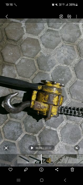 Лебедка трищетка