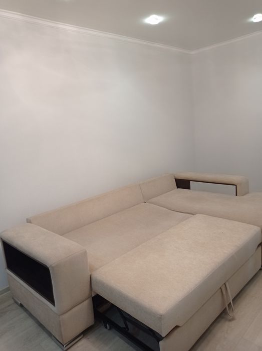 ДИВАН очень качественный и стильный.