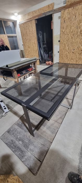 Масивна стъклена маса