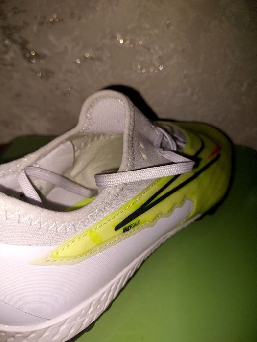 Butsi nike sifati zor srochna sotiladi