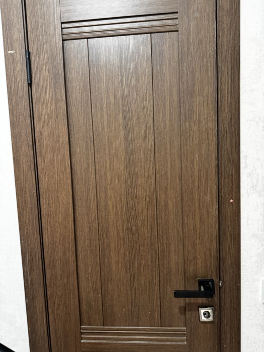 Продаю дверь б/у