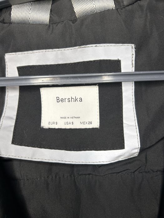 Продается куртка Bershka ( размер S)
