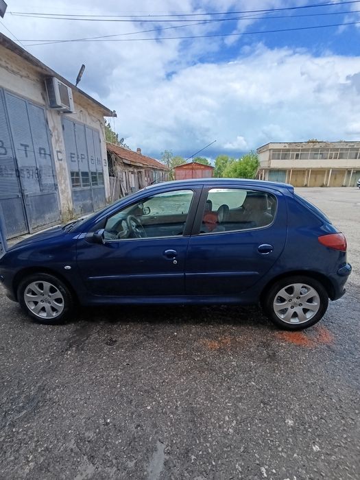 Peugeot 206 2002г. 1.4 бензин