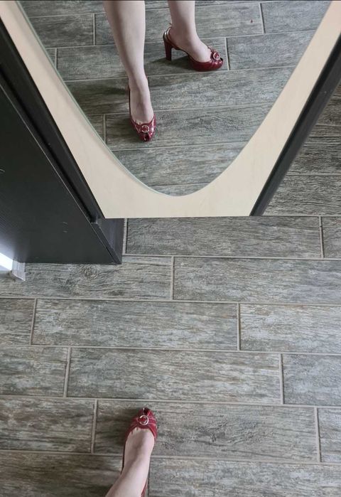 Sandale/ Pantofi cu toc rosii marimea 38, 25 cm interiori