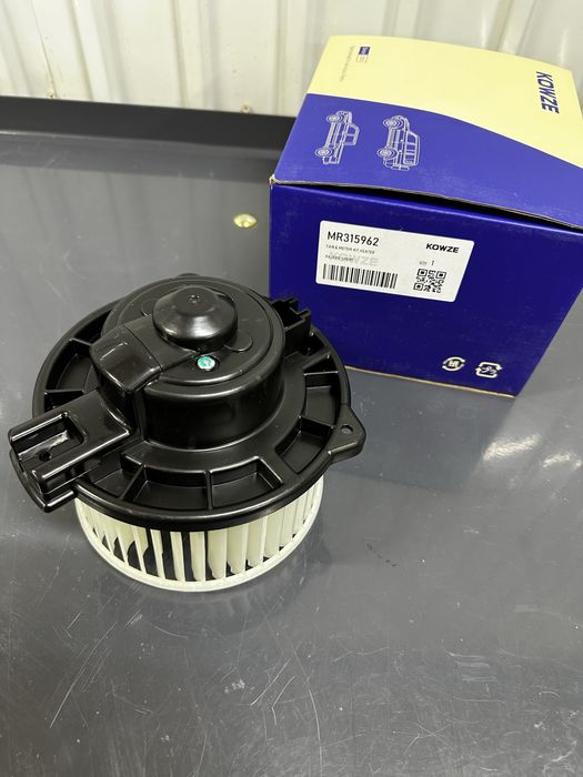 Моторчик печки Монтеро Спорт 1