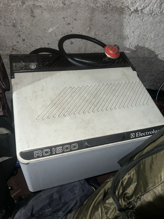 Хладилник на газ, 12v и 220v