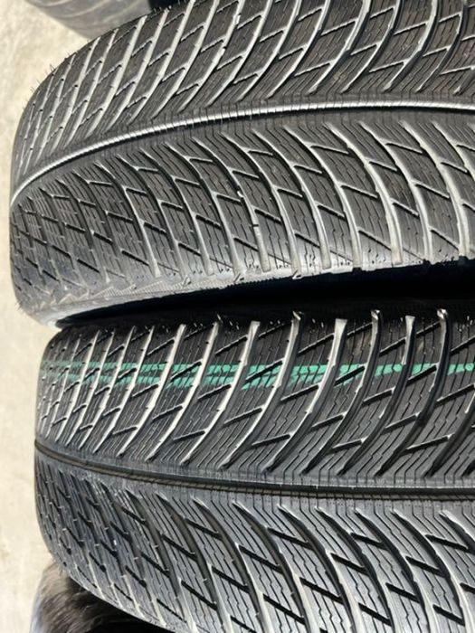 vând 4 anvelope 225/55/18 Michelin de iarnă ca noi