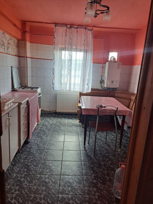 Inchiriez Apartament Targu Carbunesti