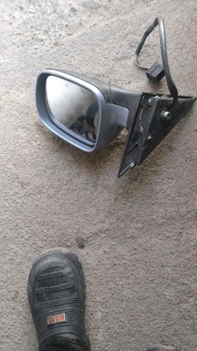 Продам зеркало на пассат б5