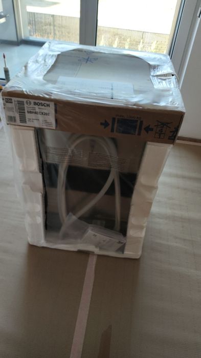 Продавам съдомиялна машина Бош/Bosch SBH4ECX28E