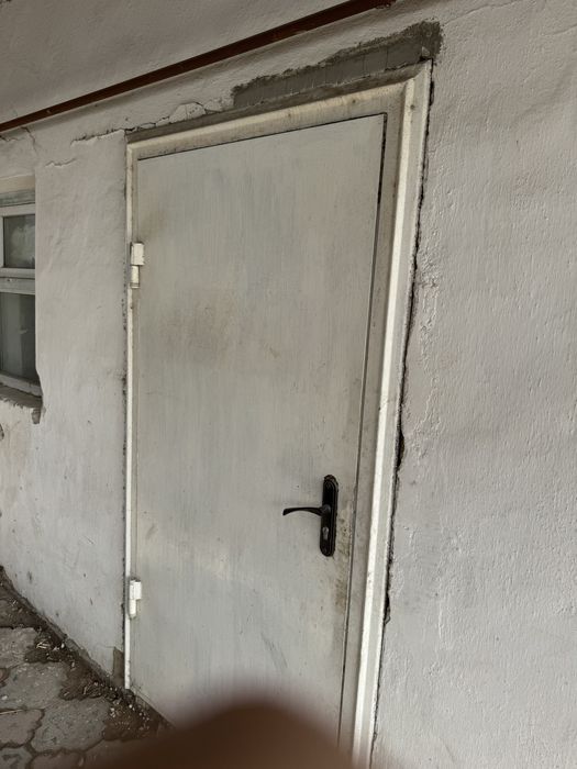 Бу железный дверь