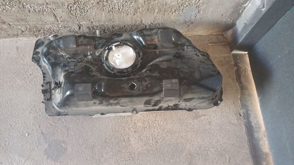 Бензин бак ва бензиннасос б/у.