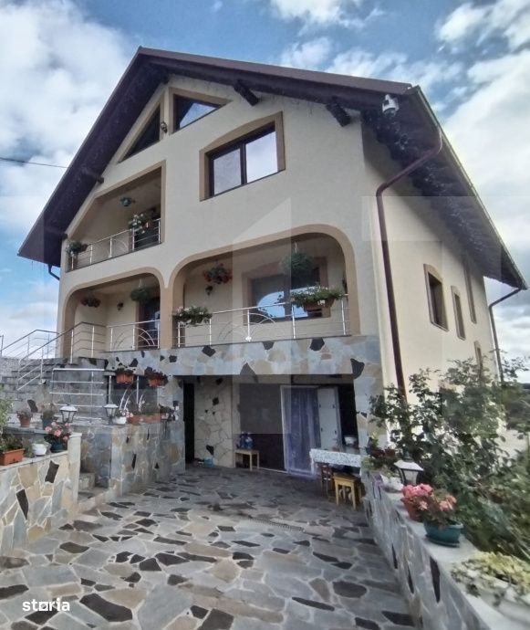 Vila D+P+1+M - lux Dorohoi – 228 mp utili, teren 2.300 mp