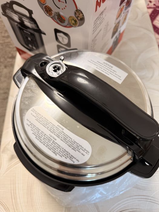 Novio Multicooker cu gatire sub presiune 6L capacitate