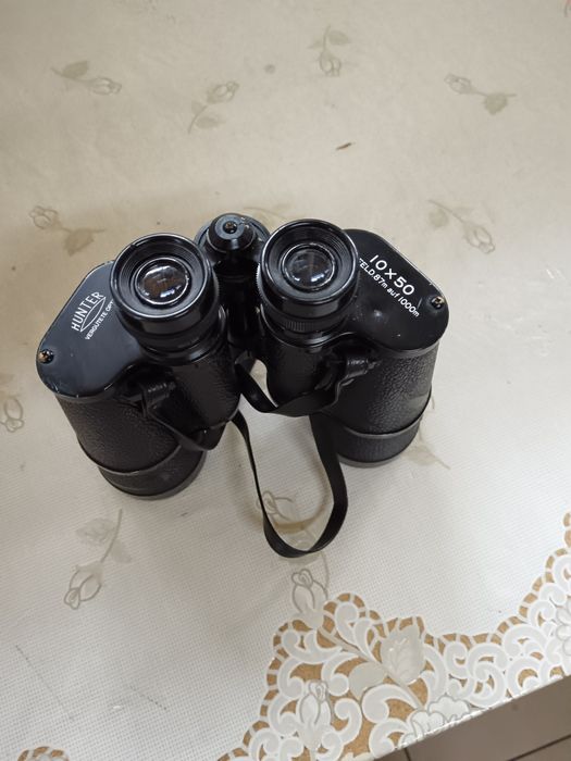Vand binoclu adus din străinătate