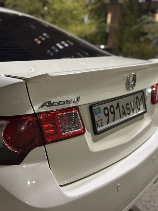 Продам Honda accord 2010г